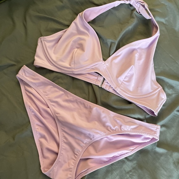 Lavender bikini - Picture 2 of 2